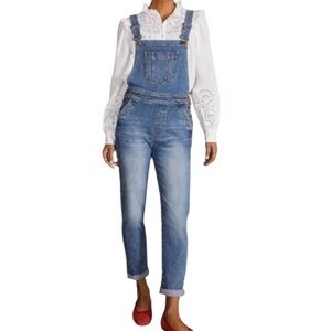 Boden women’s Girlfriend Dungarees Mid Vintage Denim size 2